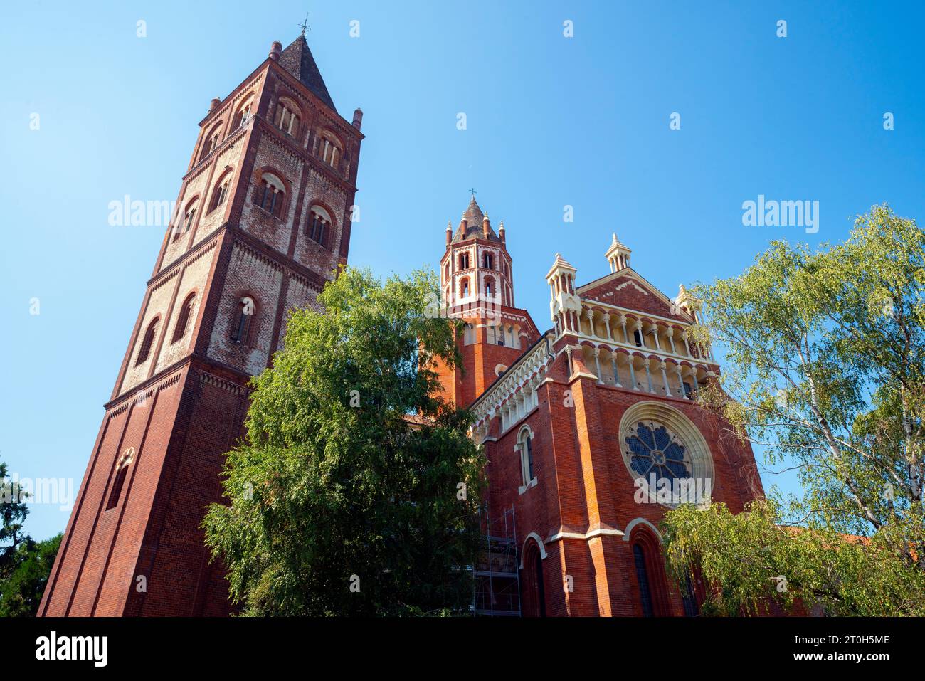 Die Basilica di Sant'Andrea ist die Kirche eines Klosters in Vercelli, Piemont, Norditalien. Stockfoto