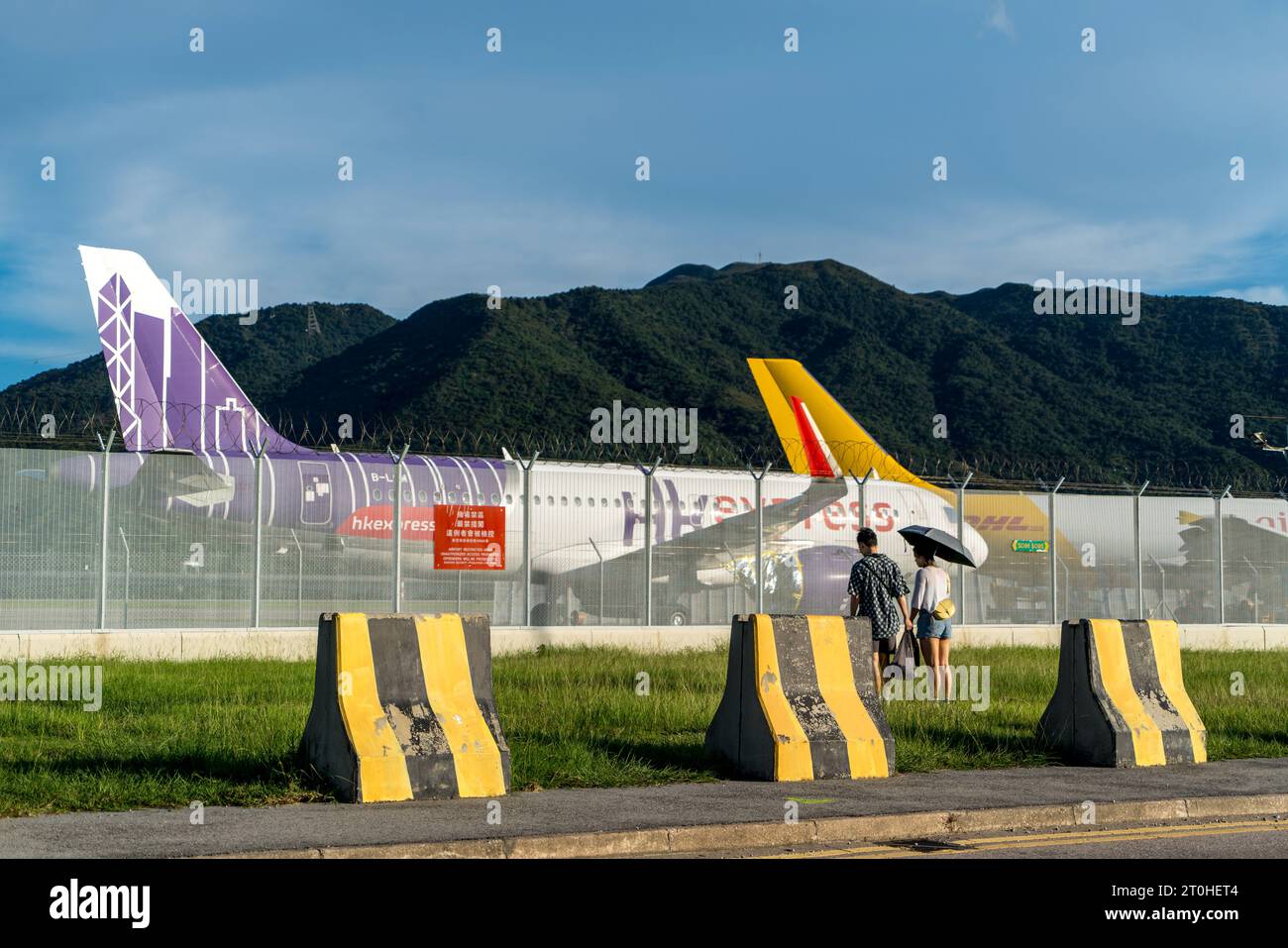 South Perimeter Road, MRO-Gebiet des Flughafens Hong Kong, September 2023 Stockfoto