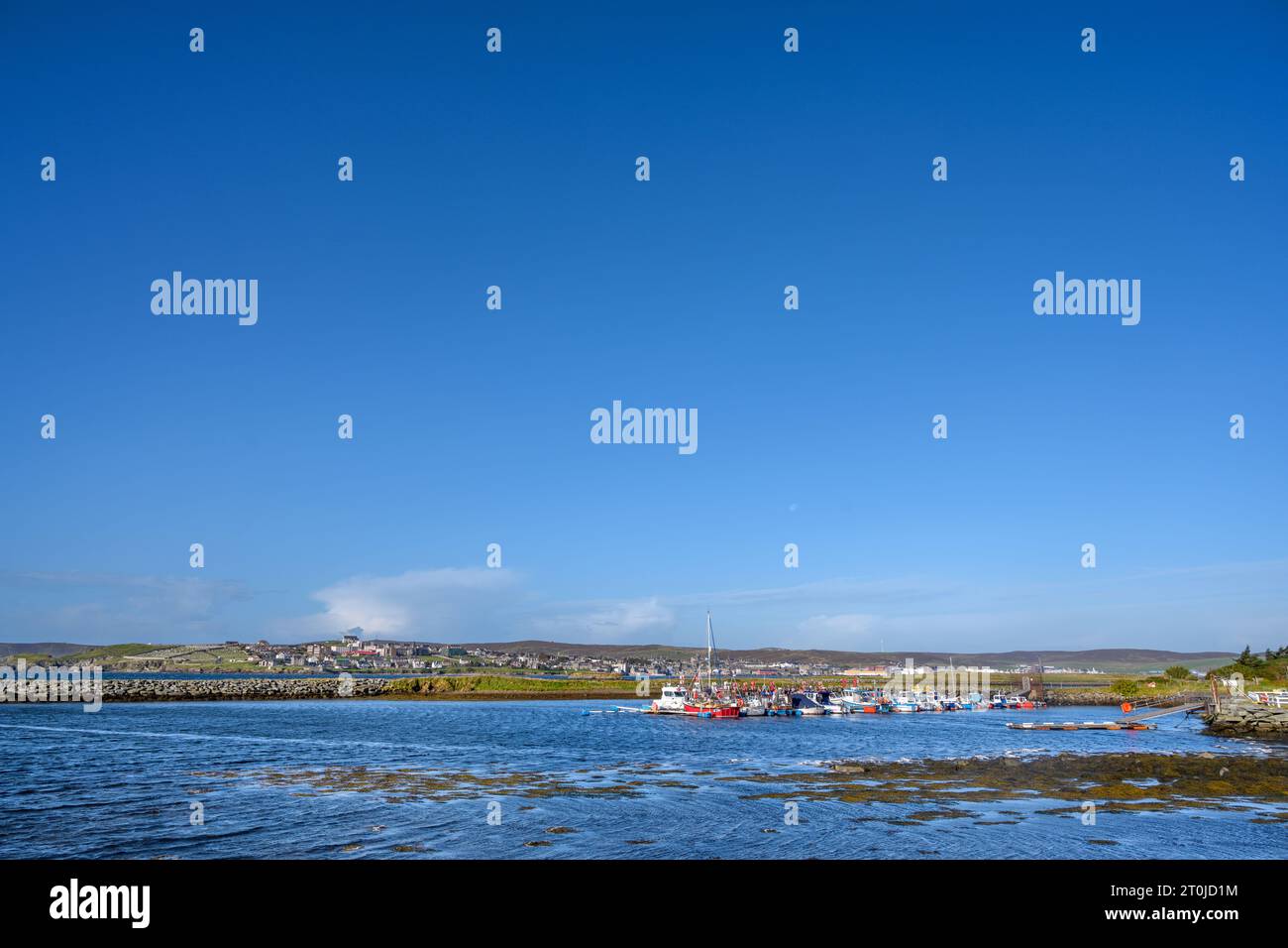 Blick auf Festland und Lerwick vom Yachthafen, Bressay, Shetland, Schottland, Großbritannien Stockfoto