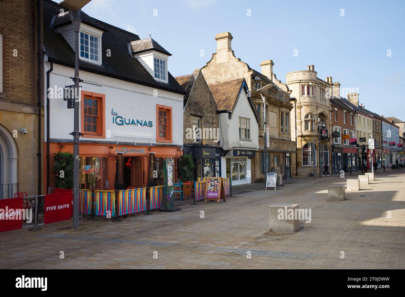 Church Street mit Blick auf Cowgate in Peterborough Stockfoto