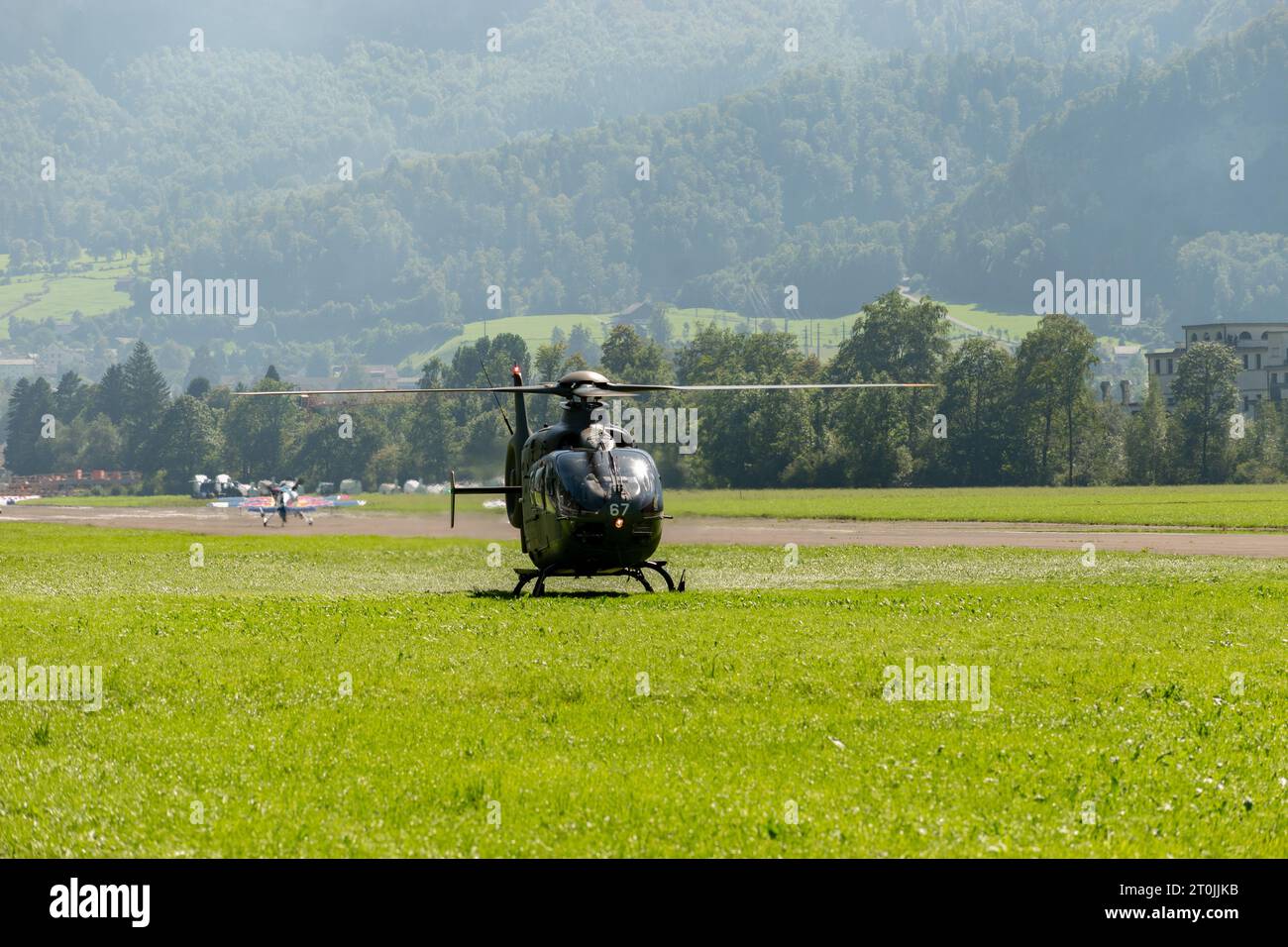 Mollis, Schweiz, 18. August 2023 T-367 Schweizer Militär Eurocopter EC-635 P2+ Hubschrauber während einer Flugschau Stockfoto