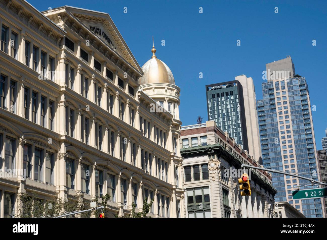 Das historische Viertel Ladies' Mile liegt an der Avenue of the Americas in New York City, 2023, USA Stockfoto