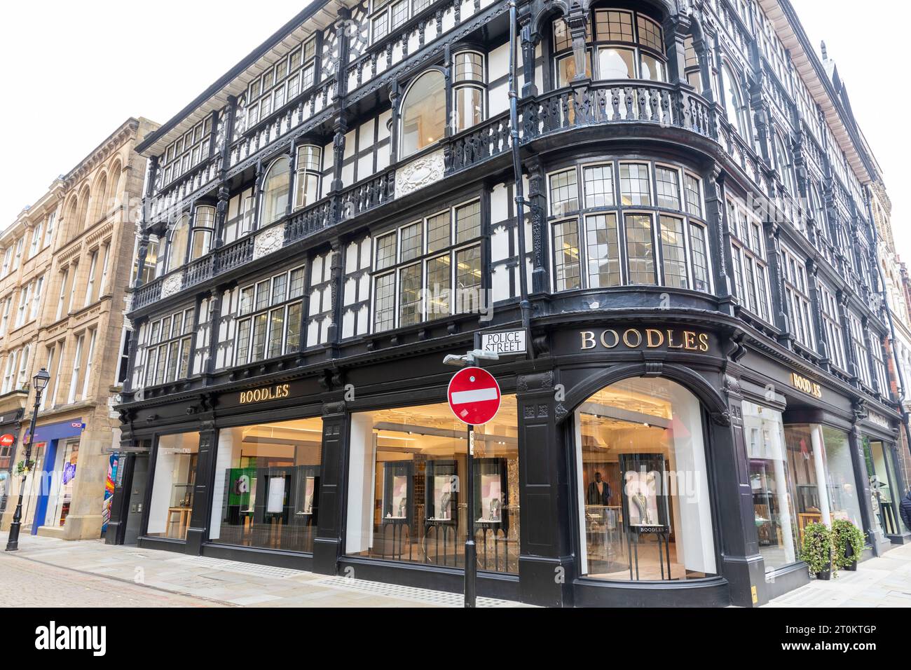 Boodles ist eine britische Luxusschmuck- und Schmuckdesigner-Gruppe, die 1798 gegründet wurde und sich im Stadtzentrum von Manchester, England, Großbritannien befindet Stockfoto