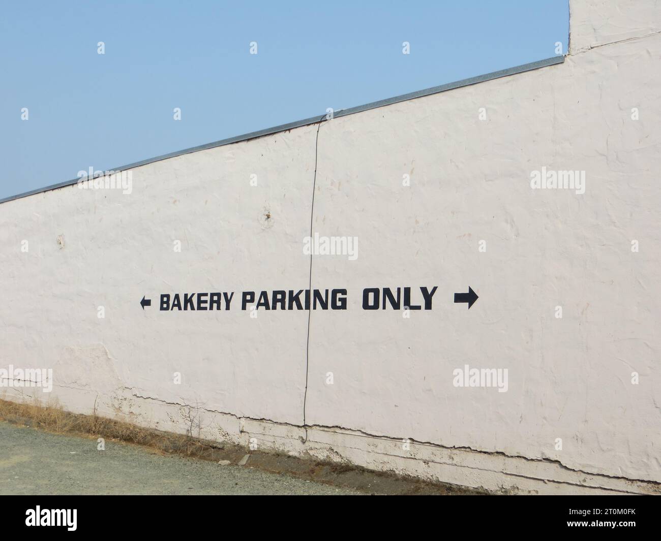 Parkplatzschild für Bäckerei in Rio Vista, Kalifornien Stockfoto