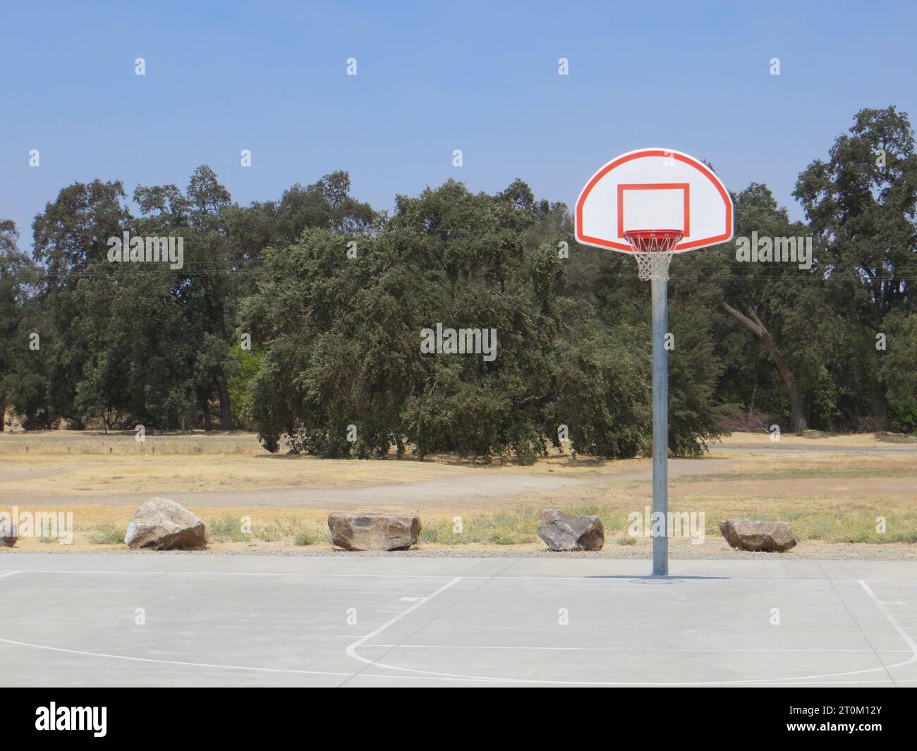 Leeres Basketballfeld in Kalifornien Stockfoto