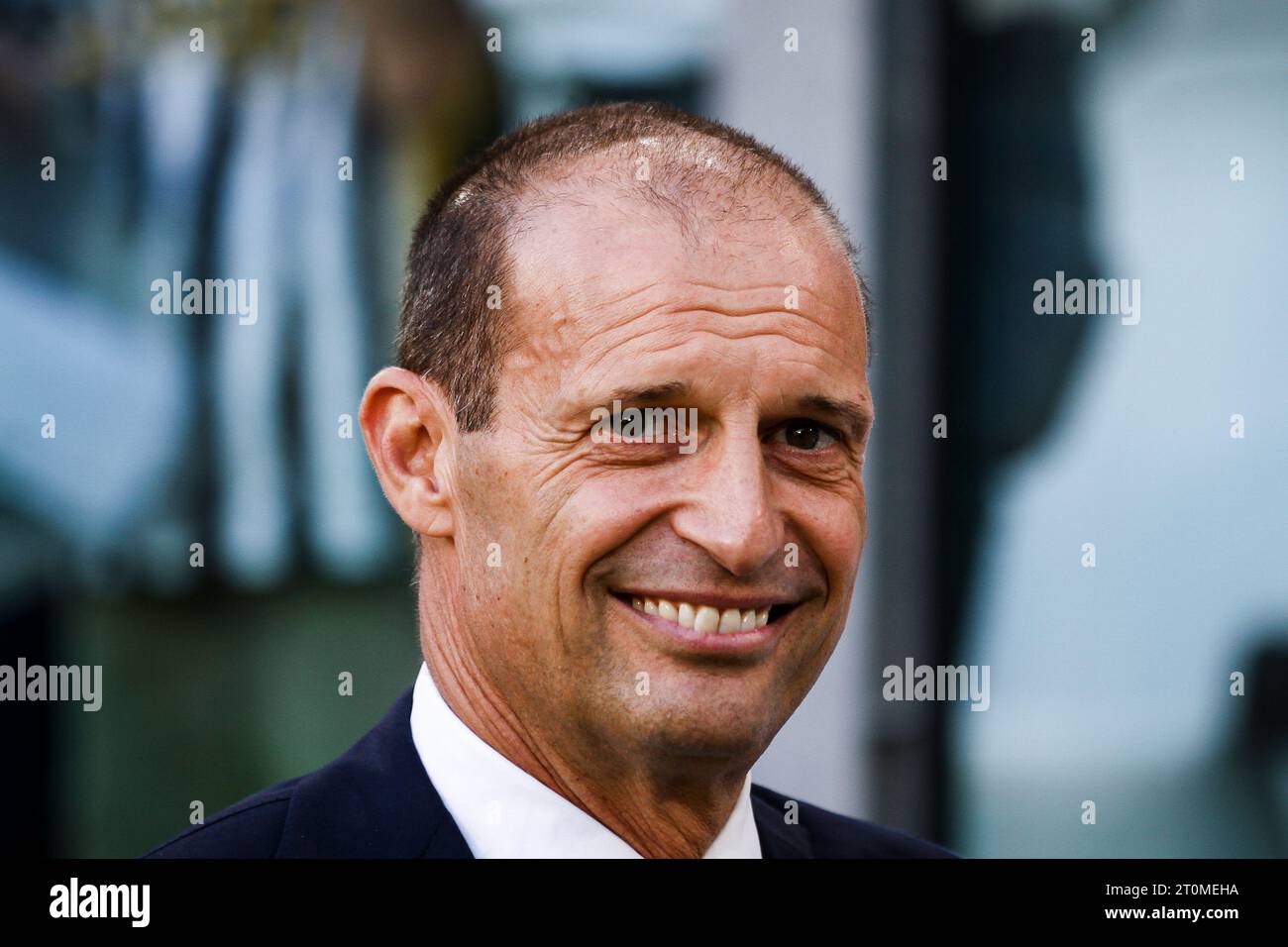 Turin, Italien. Oktober 2023. Juventus-Trainer Massimiliano Allegri blickt auf das Fußballspiel der Serie A Nr. 8 JUVENTUS – TURIN am 07. Oktober 2023 im Allianz-Stadion in Turin, Piemont, Italien. (Foto: Matteo Bottanelli/NurPhoto) Credit: NurPhoto SRL/Alamy Live News Stockfoto