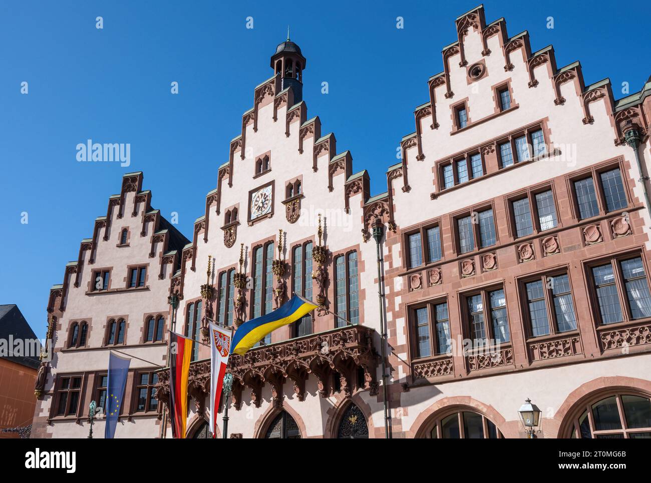 Das Frankfurter Rathaus, der Roemer, an einem sonnigen Tag Stockfoto