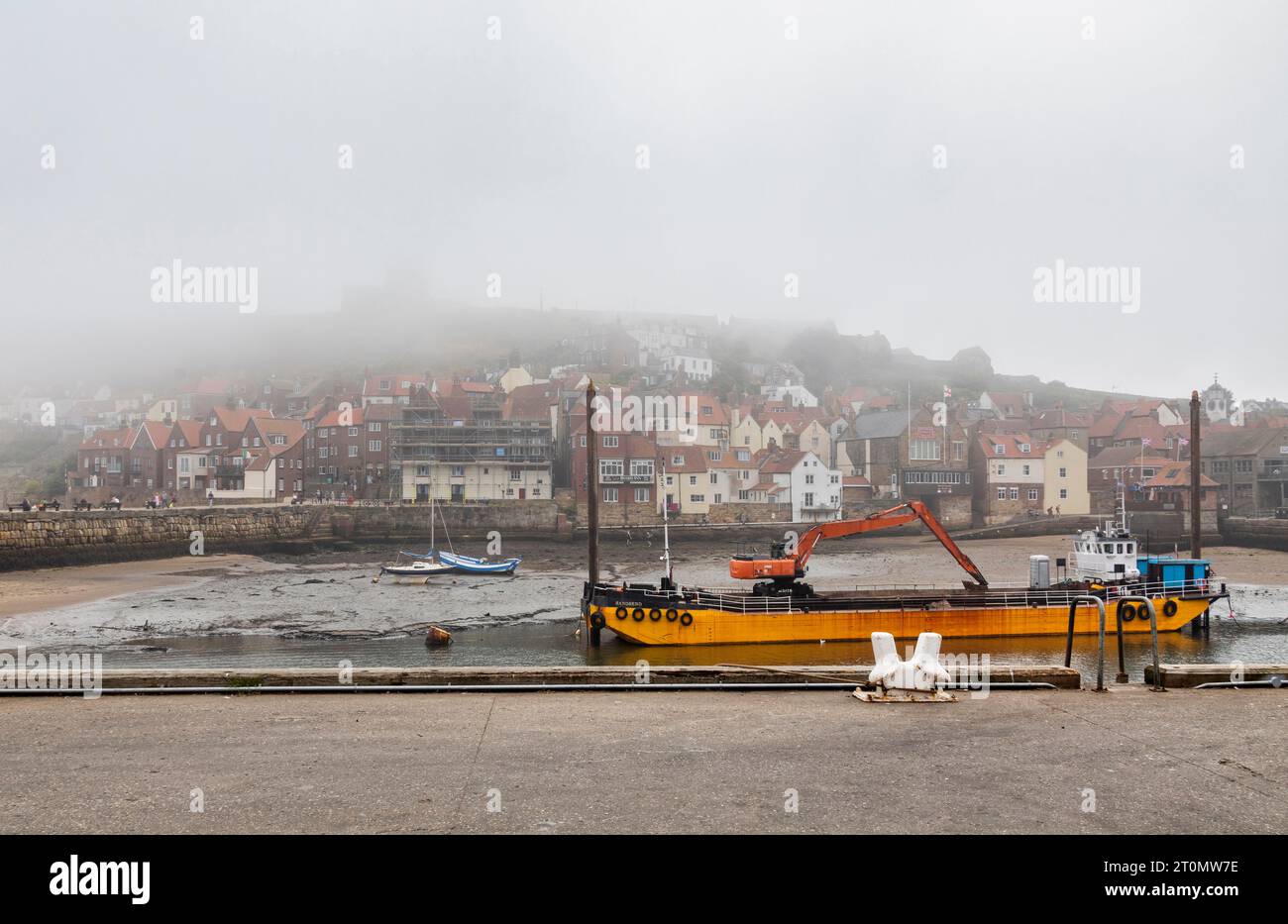 Bagger Boat in Whitby, einer Küstenstadt in Yorkshire, Nordengland. Stockfoto