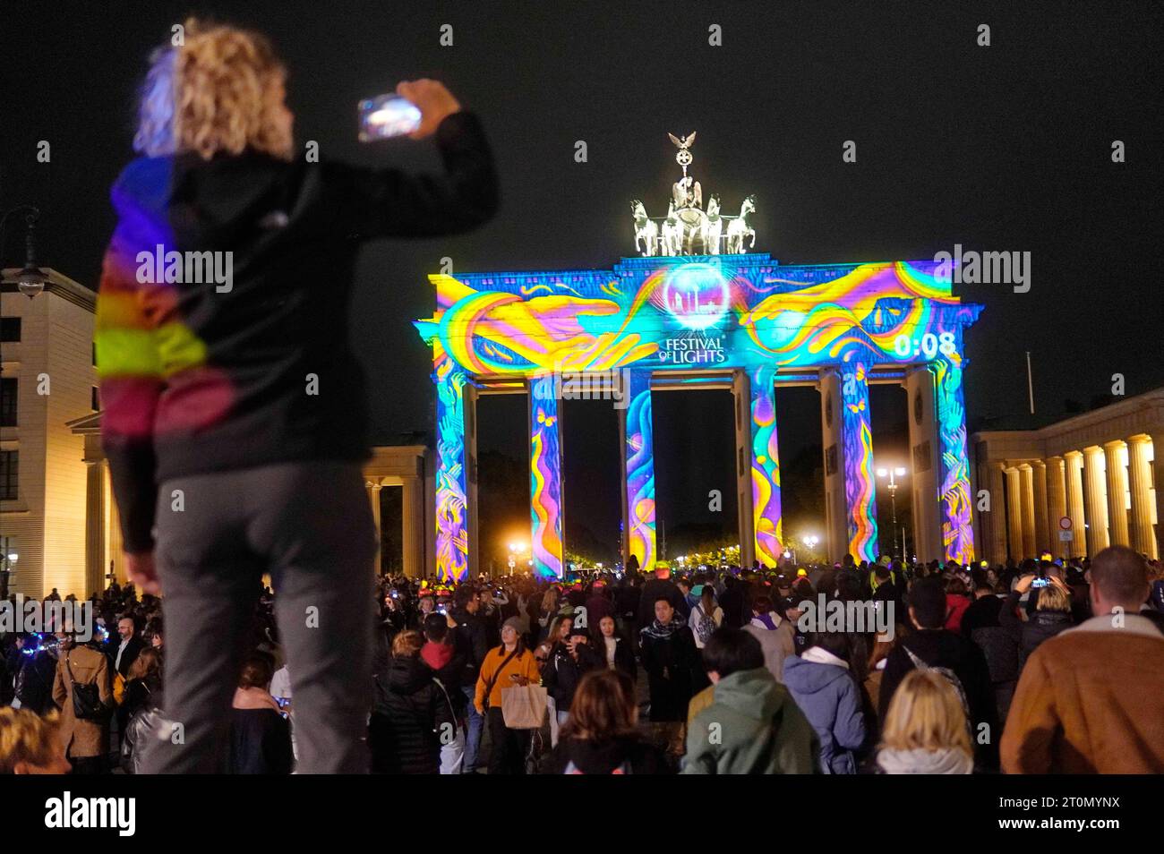Das Brandenburger Tor beim Lichterfest 2023. Das Lichterfest Berlin
