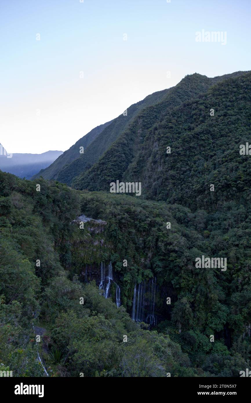 Die Grand Galet Falls (nach dem Namen des Flusses auch Langevin Falls genannt) liegen in der Gemeinde Saint-Joseph auf der Insel Réunion. Stockfoto