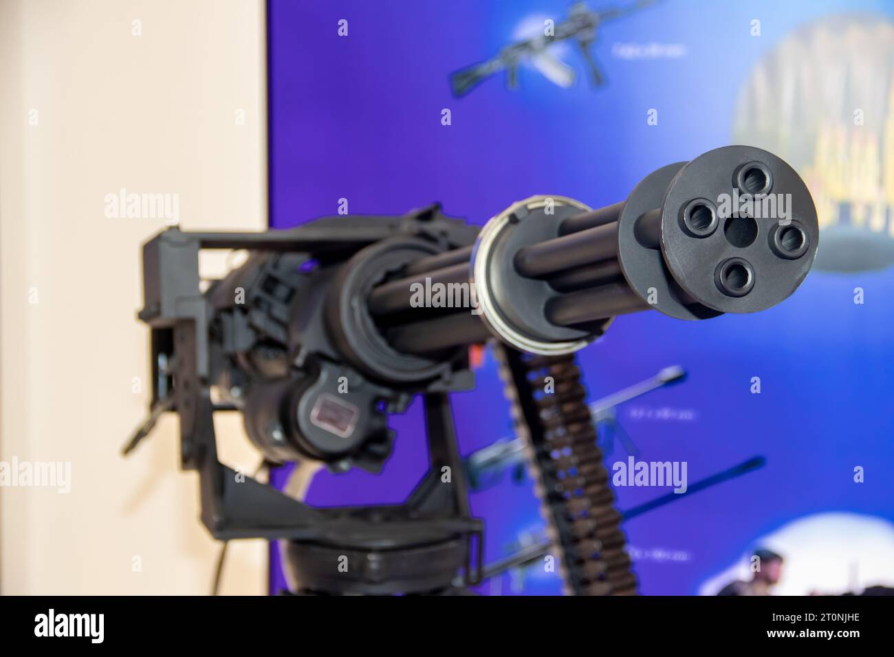 Vierkantige 23-mm-Drehkanonen-Maschinengewehr, auf der internationalen Militärmesse in Belgrad entdeckt Stockfoto