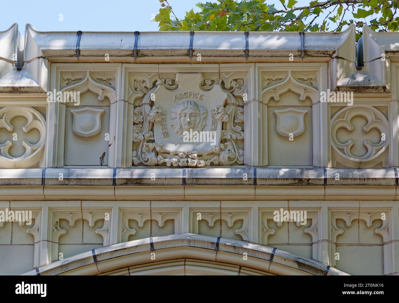 Alexander Hamilton Gate, einer von sechs großen Eingängen zum City College of New York. Stockfoto