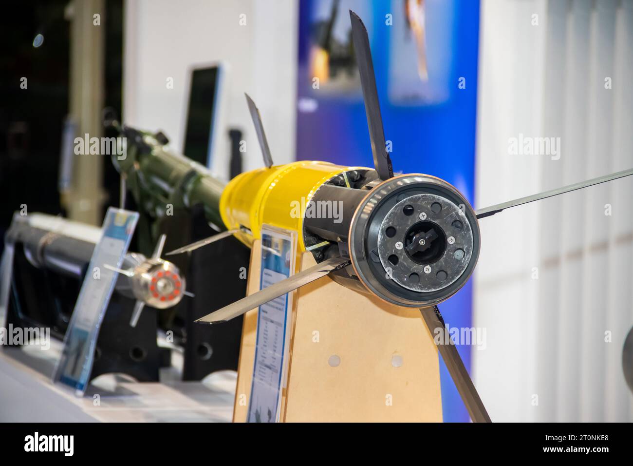 GPS-satellitengesteuerte Raketenabwehrmörtel, entdeckt auf der Militärmesse in Belgrad, Serbien Stockfoto