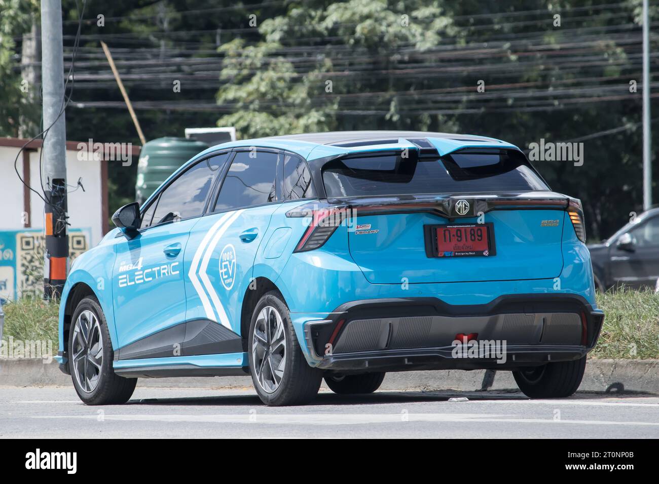 Chiangmai, Thailand - 22. August 2023: Privater SUV-Wagen MG4 ELEKTRISCH. Produkt aus der britischen Automobilindustrie. Auf der Straße Nr. 1001, 8 km von Chiangmai Stadt. Stockfoto