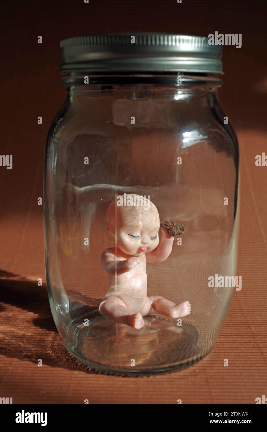 Wer in einem Glashaus sitzt, sollte nicht werfen. Stockfoto