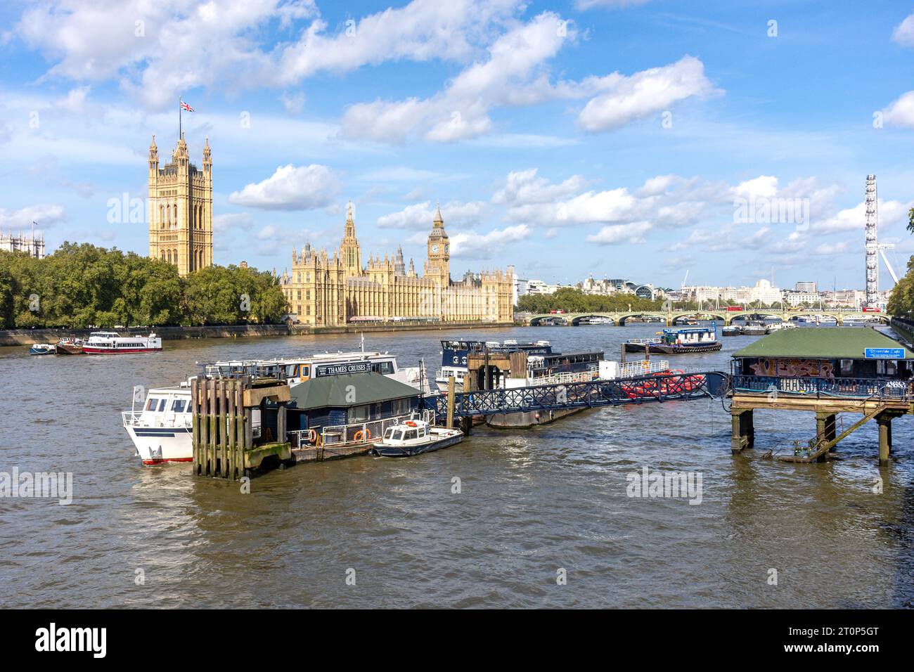 Houses of Parliament von Albert Embankment Path, South Bank, London Borough of Lambeth, Greater London, England, Vereinigtes Königreich Stockfoto