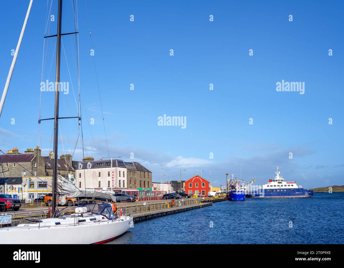 Der Hafen und die Strandpromenade in Lerwick, Festland, Shetland, Schottland, Großbritannien Stockfoto