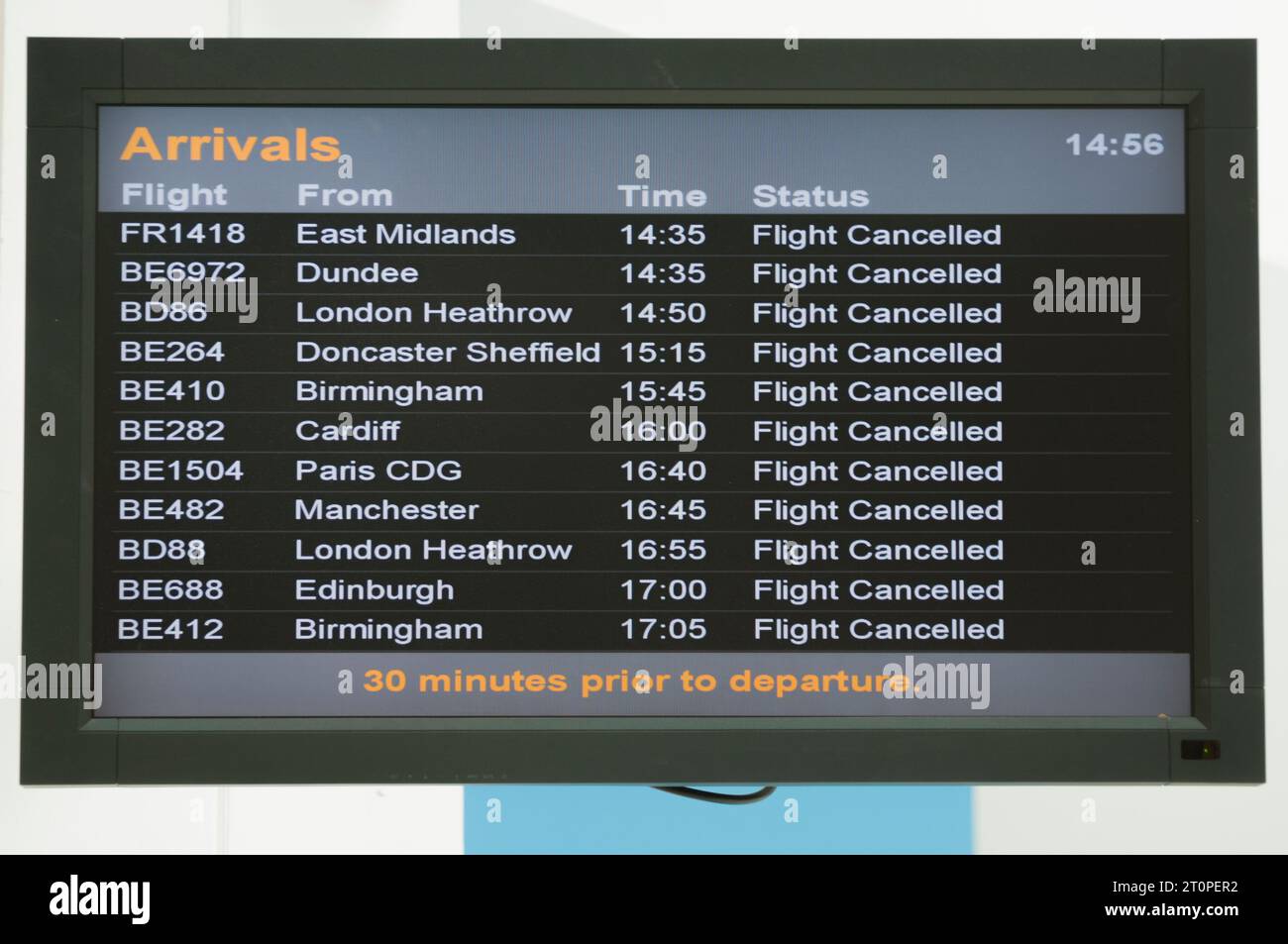 Abfahrt/Ankunft an Bord zeigen Flüge abgesagt Stockfoto
