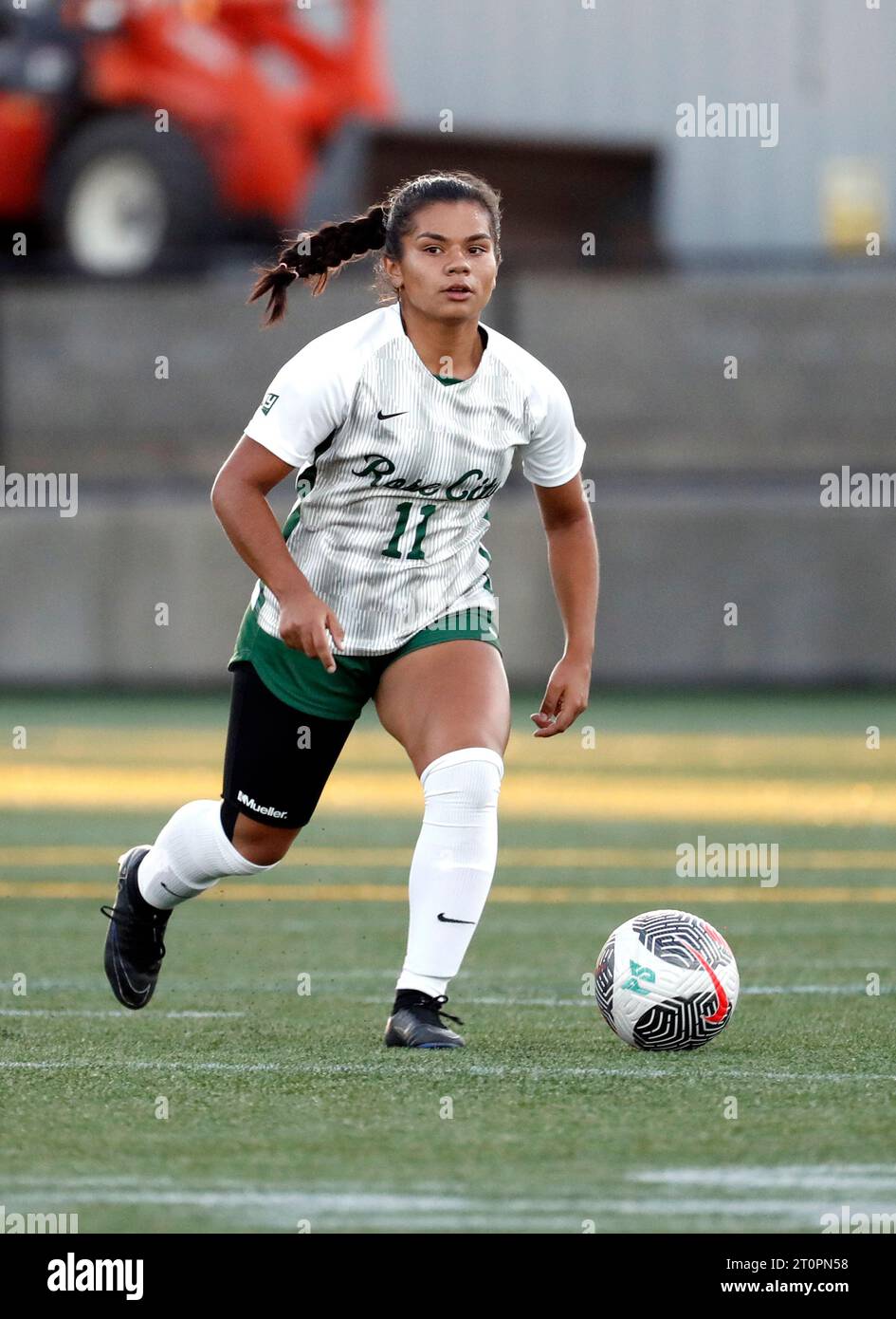 6. Oktober 2023: Sydney Watson (11) manövriert auf dem Spielfeld während des NCAA-Frauenfußballspiels zwischen den Portland State Vikings und den Idaho Vandals im Hillsboro Stadium in Portland. Larry C. Lawson/CSM Stockfoto