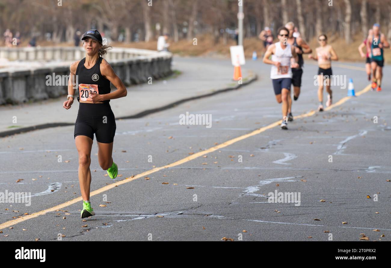 Läufer beim Royal Victoria Marathon am 8. Oktober 2023 in Victoria, British Columbia, Kanada. Stockfoto