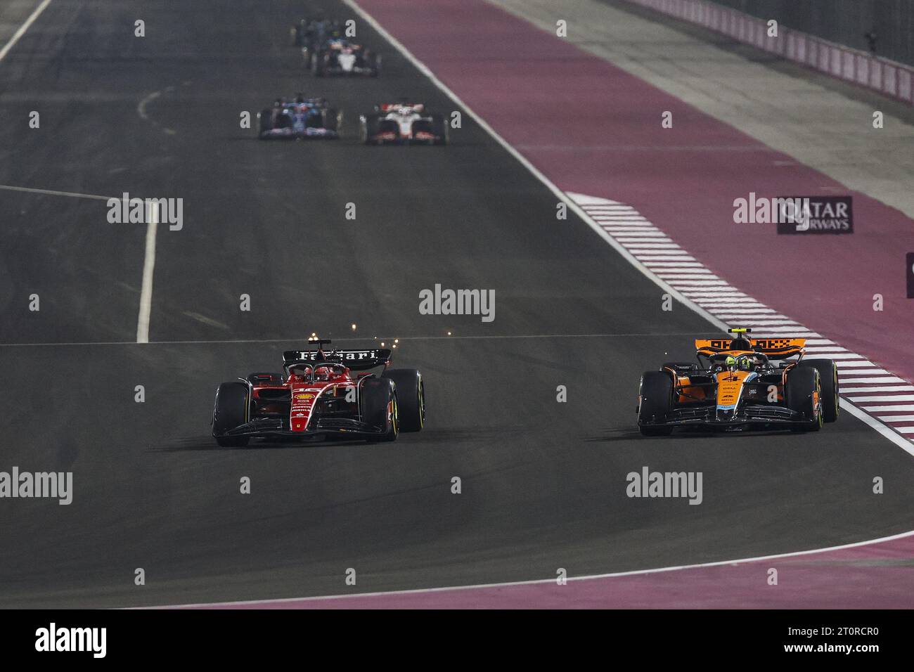 16 LECLERC Charles (mco), Scuderia Ferrari SF-23, Action 04 NORRIS Lando (gbr), McLaren F1 Team MCL60, Action während des Formel-1-Grand Prix 2023 in Katar, 17. Runde der Formel-1-Weltmeisterschaft 2023 vom 6. Bis 8. Oktober 2023 auf dem Lusail International Circuit in Doha, Katar Stockfoto