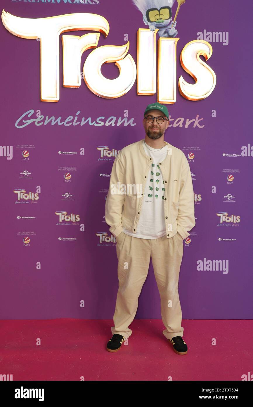 Premiere TROLLE in Köln Mark Forster, Premiere Trolle, Kino Cinedom, Köln, 08.10.2023 *** Premiere TROLLE in Köln Mark Forster, Premiere Trolle, Cinema Cinedom, Köln, 08 10 2023 Copyright: XEventpressxBecherx Credit: Imago/Alamy Live News Stockfoto