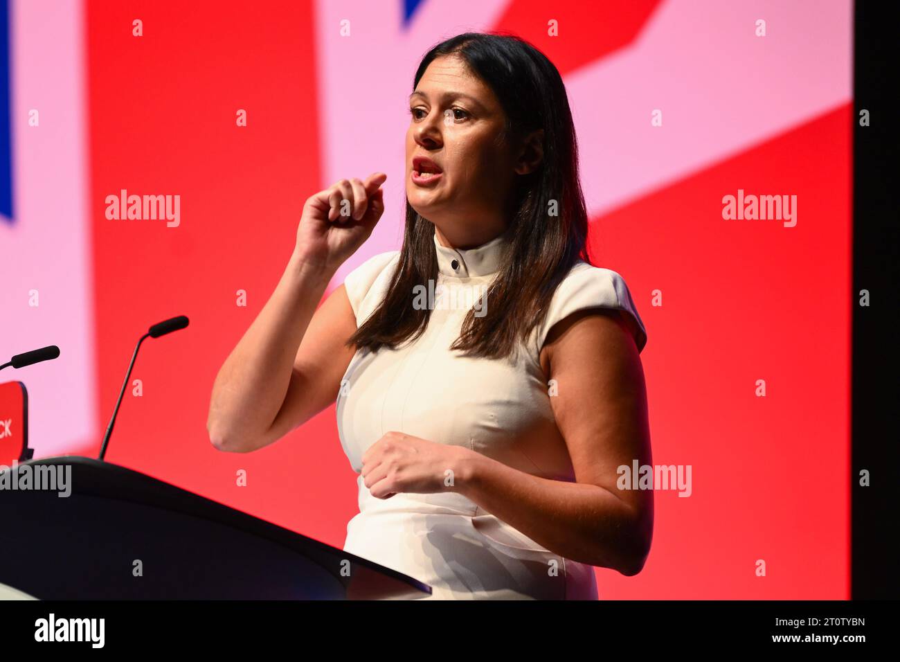 London, Großbritannien. 9. Oktober 2023. Lisa Nandy Abgeordnete hält eine Rede während der Labour Party Konferenz in Liverpool. Das Foto sollte lauten: Matt Crossick/Empics/Alamy Live News Stockfoto