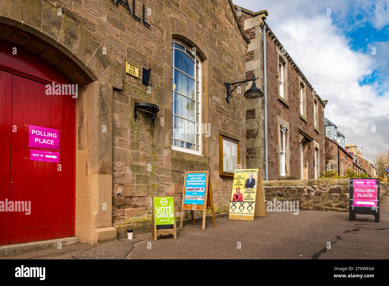 Wahllokal im Dorf East Linton bei der schottischen Wahl 2021, East Lothian, Schottland, Großbritannien Stockfoto