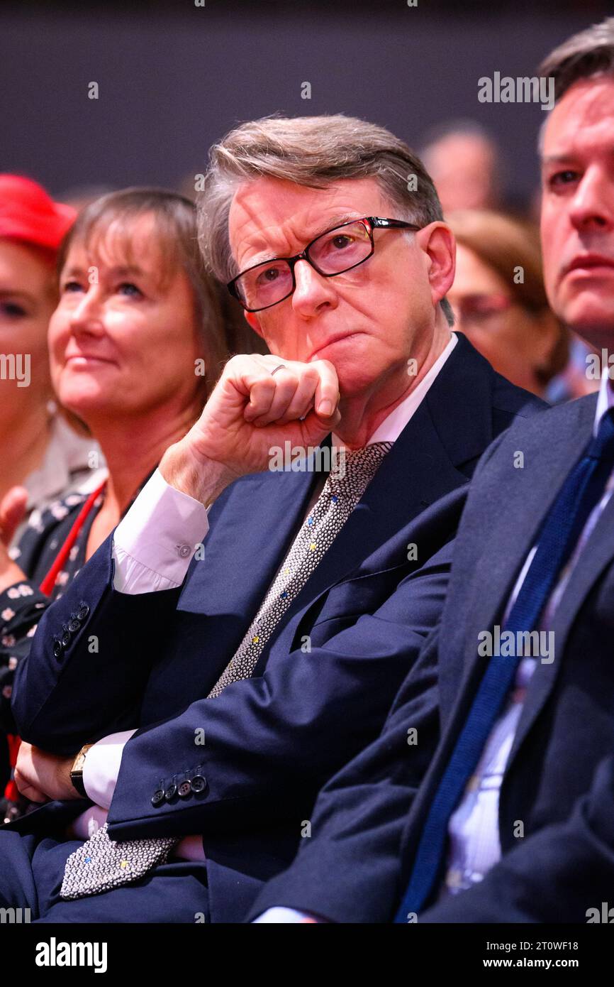 London, Großbritannien. 9. Oktober 2023. Peter Mandleson beobachtet Rachel Reeves' Rede während der Labour Party Konferenz in Liverpool. Das Foto sollte lauten: Matt Crossick/Empics/Alamy Live News Stockfoto