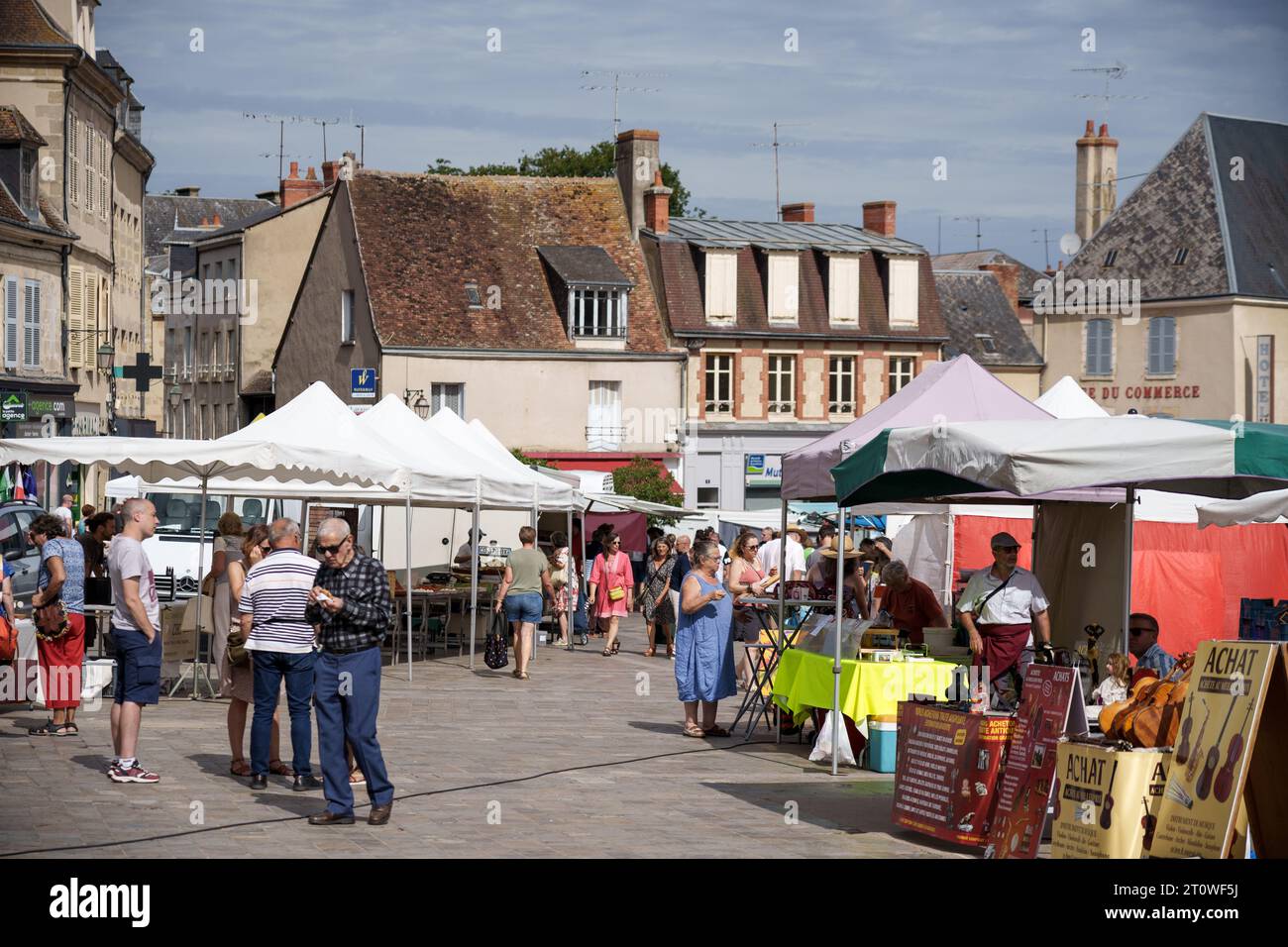 Marktstadt La Chatre im Südosten des Departements Indre, Frankreich Stockfoto