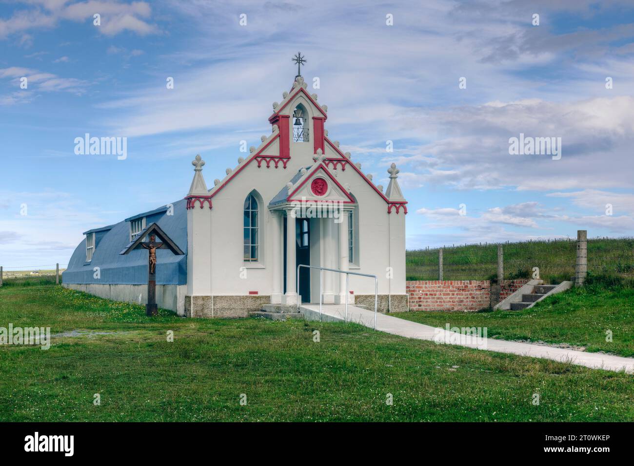 Die italienische Kapelle in Orkney, Schottland, wurde von Gefangenen des Zweiten Weltkriegs erbaut Stockfoto