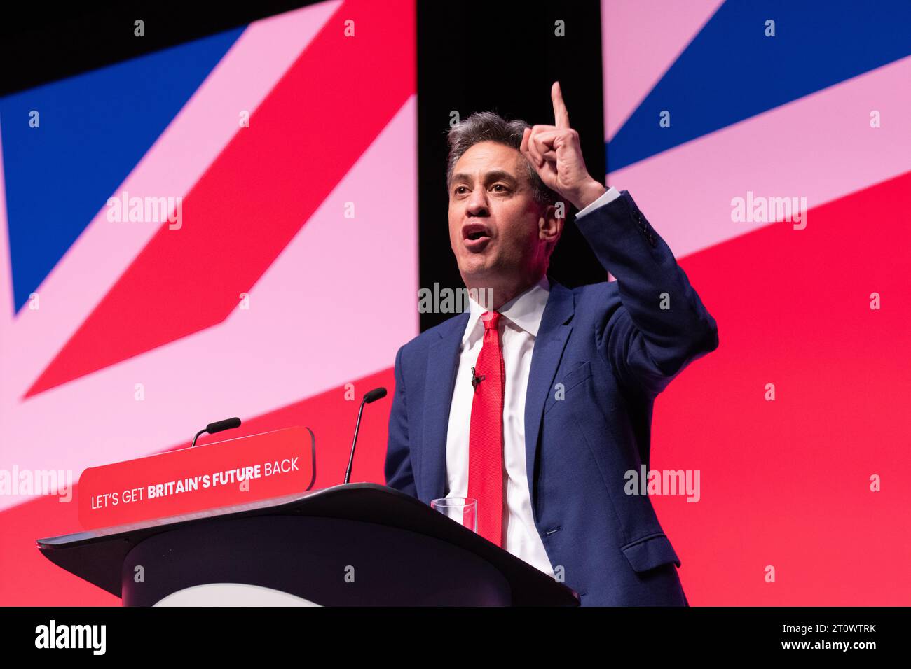 Liverpool, Großbritannien. Oktober 2023. Ed Miliband Shadow Secretary of State für Energiesicherheit und Net Zero Rede am 2. Tag der Arbeitskonferenz. 2023.Liverpool Vereinigtes Königreich. Quelle: GaryRobertsphotography/Alamy Live News Stockfoto