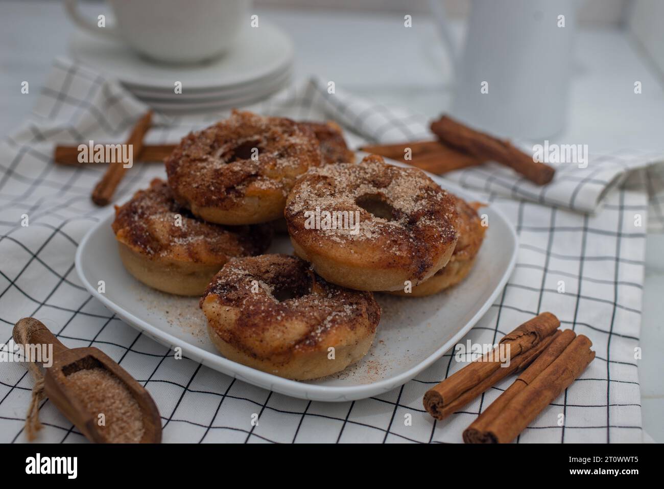 Traditionell leckere, verzehrfertige Apfelwein-Donuts Stockfoto