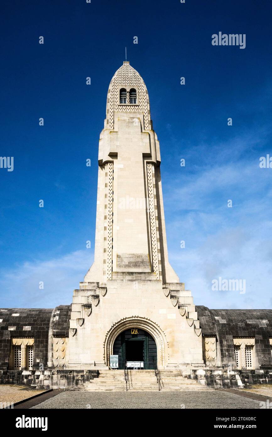Das Douaumont Ossuary nahe dem Verdun-Schlachtfeld Stockfoto