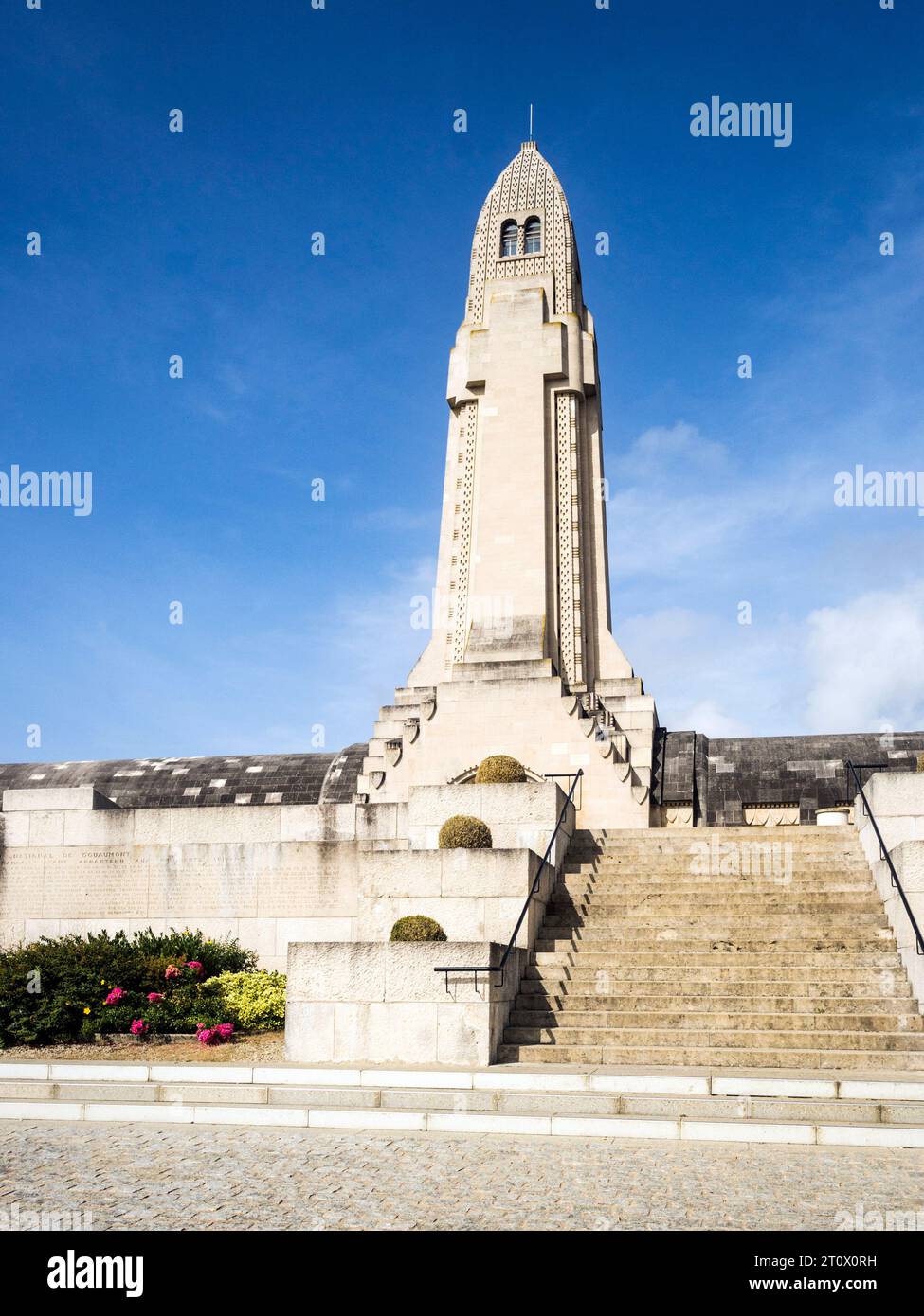 Das Douaumont Ossuary nahe dem Verdun-Schlachtfeld Stockfoto