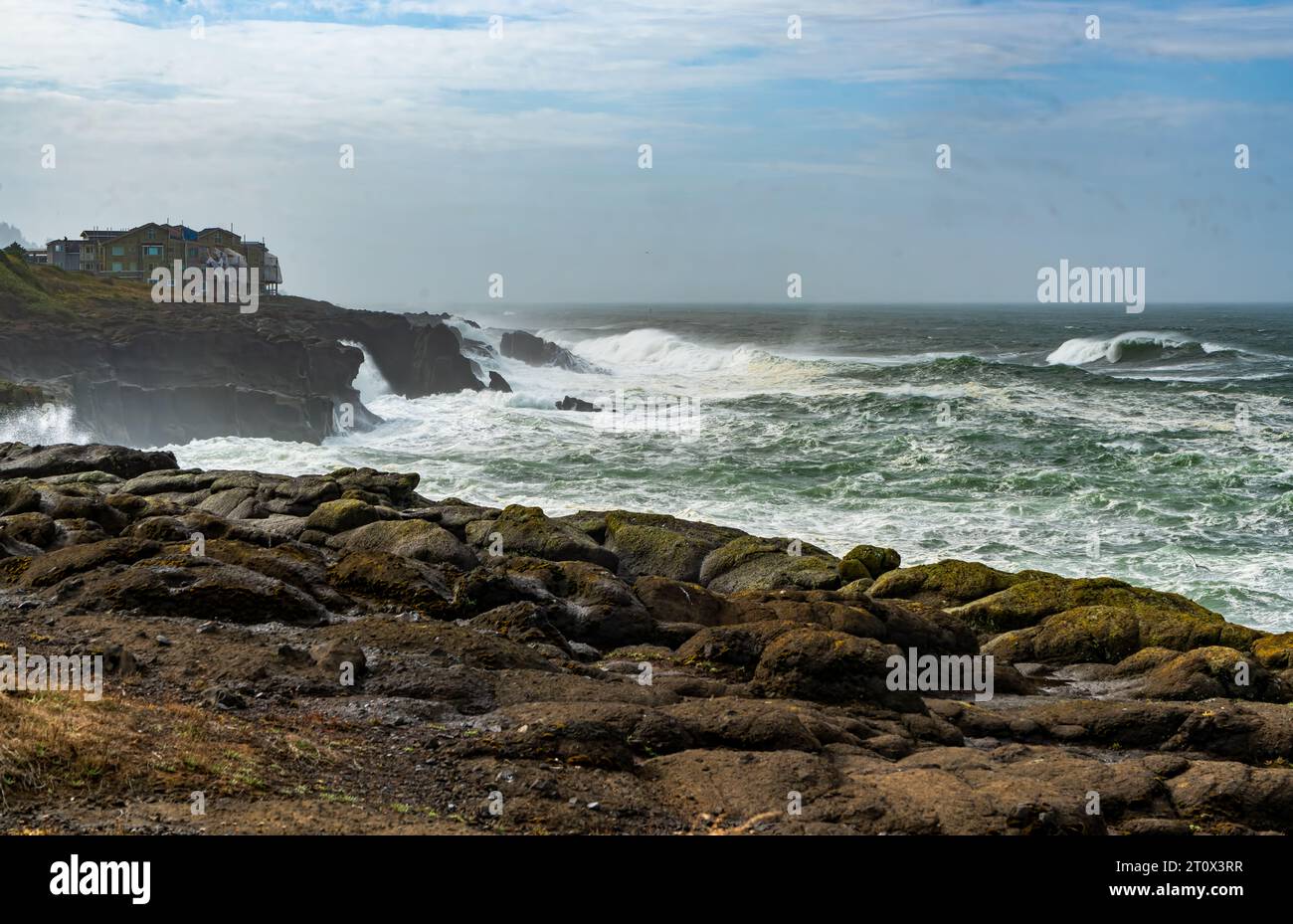 Eine raue See in der Bioler Bay an der Küste des Bundesstaats Oregon. Stockfoto