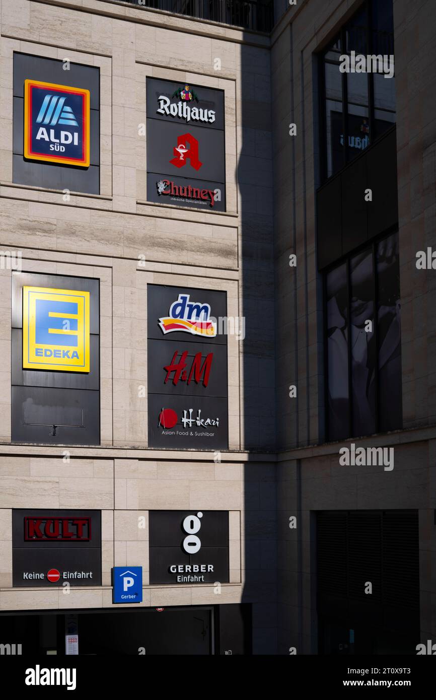 The Gerber, Logo, ALDI Sued, Edeka, Rothaus, Apotheke, dm. Drogeriemarkt, H & M Hennes & Mauritz, Einkaufszentrum, Stuttgart Stockfoto