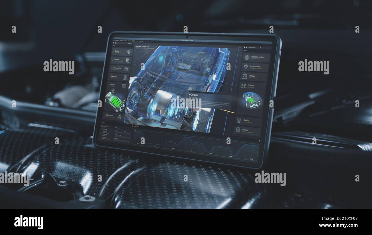 Der digitale Tablet-Computer zeigt eine futuristische 3D-grafische Visualisierung von Fahrzeugen, die professionelle Software mit einem virtuellen 3D-Elektrofahrzeugmodell entwickeln. Konzept der modernen Autodiagnostik-Technik. Stockfoto