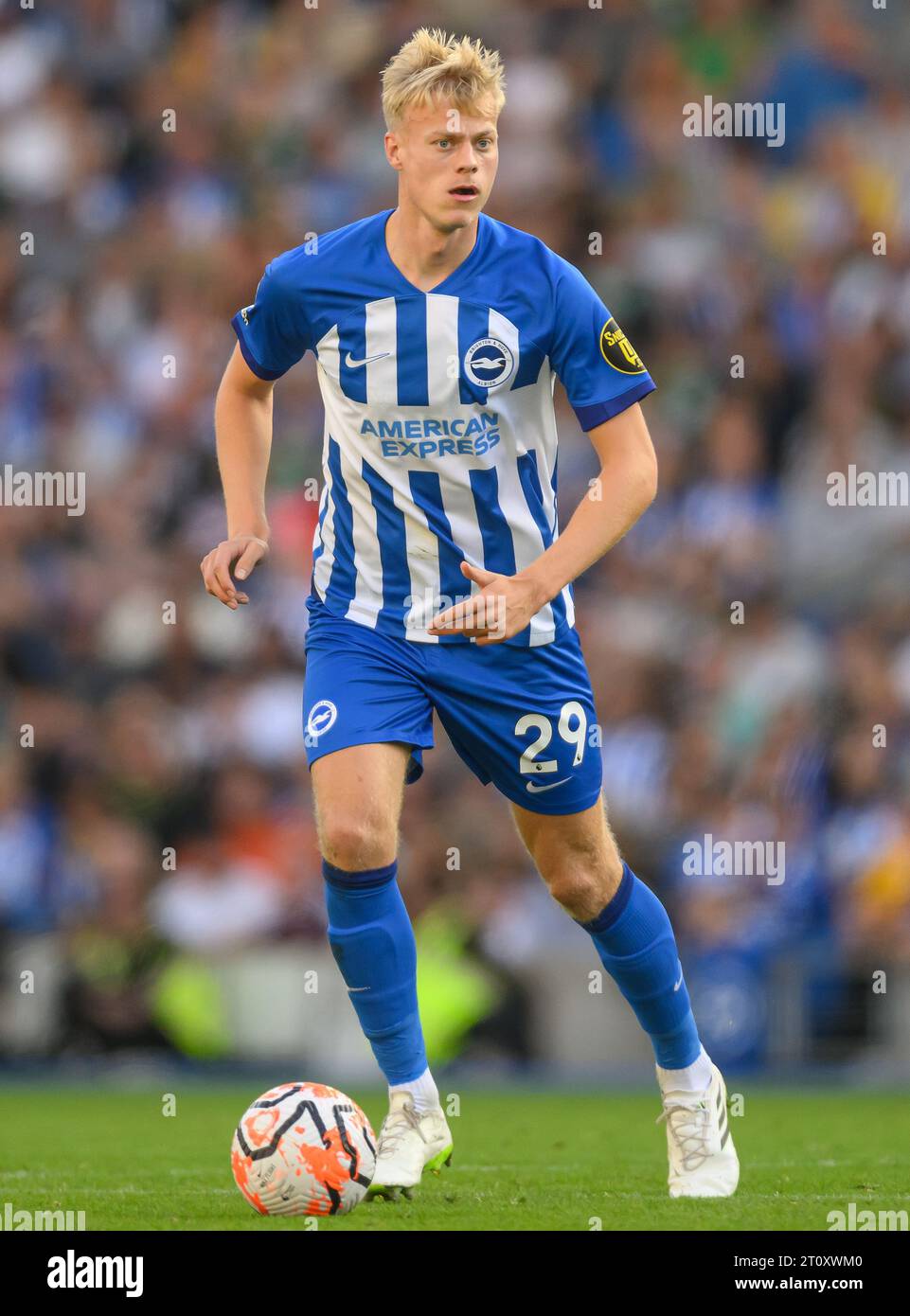 Brighton, Großbritannien. Oktober 2023 - Brighton & Hove Albion gegen Liverpool - Premier League - Amex Stadium. Brightons Jan Paul van Hecke im Premier League-Spiel gegen Liverpool. Bildnachweis: Mark Pain/ Alamy Live News Stockfoto
