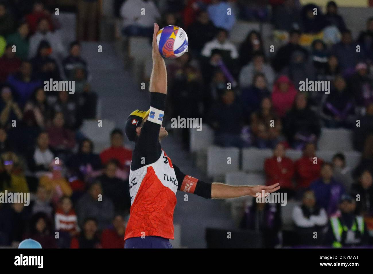 Tlaxcala, Mexiko. Oktober 2023. 8. Oktober 2023, Tlaxcala, Mexiko: Moritz Pristauz (2) aus Österreich tritt beim Beachvolleyballspiel Österreich gegen Nicaragua an. Am 8. Oktober 2023 in Tlaxcala, Mexiko. (Foto: Essene Hernandez/ Credit: Eyepix Group/Alamy Live News Stockfoto