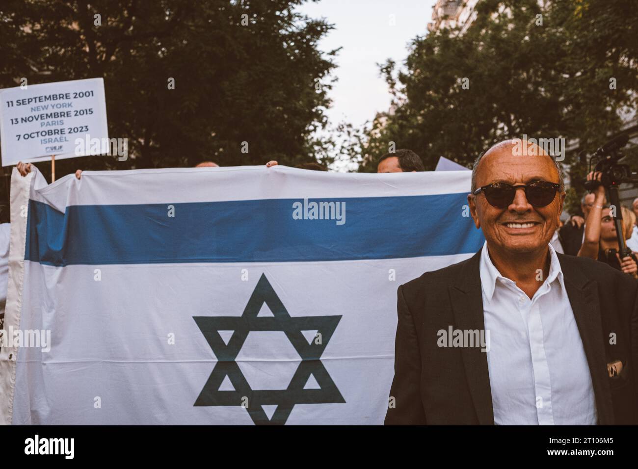 Olivier Donnars/Le Pictorium - solidaritätsmarsch mit Israel. Oktober 2023. Frankreich/Paris - solidaritätsmarsch mit Israel und Israelis nach den Terroranschlägen der Hamas am 7. Oktober 2023 vom Conseil repräsentatif des institutions juives de France (CRIF) einberufen. Quelle: LE PICTORIUM/Alamy Live News Stockfoto