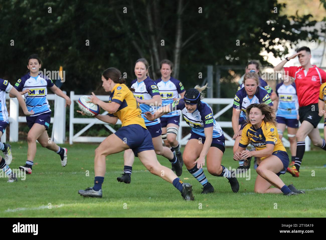 Henley Hawks Women RFC schlug zu Hause das Newbury Rugby Club Frauenteam Stockfoto