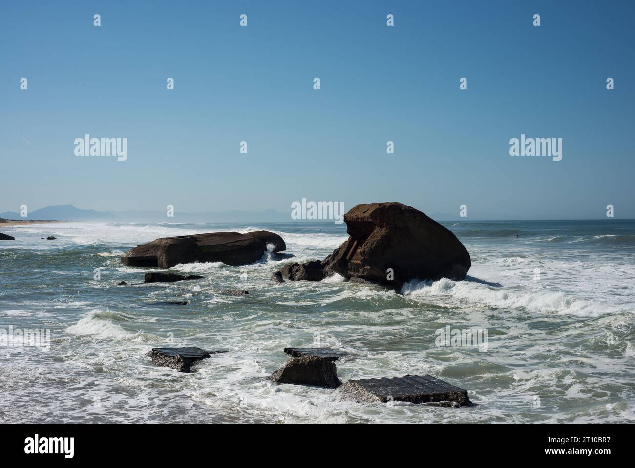Bunker aus dem 2. Weltkrieg und Surfkultur, Cote des Basques, Frankreich Stockfoto