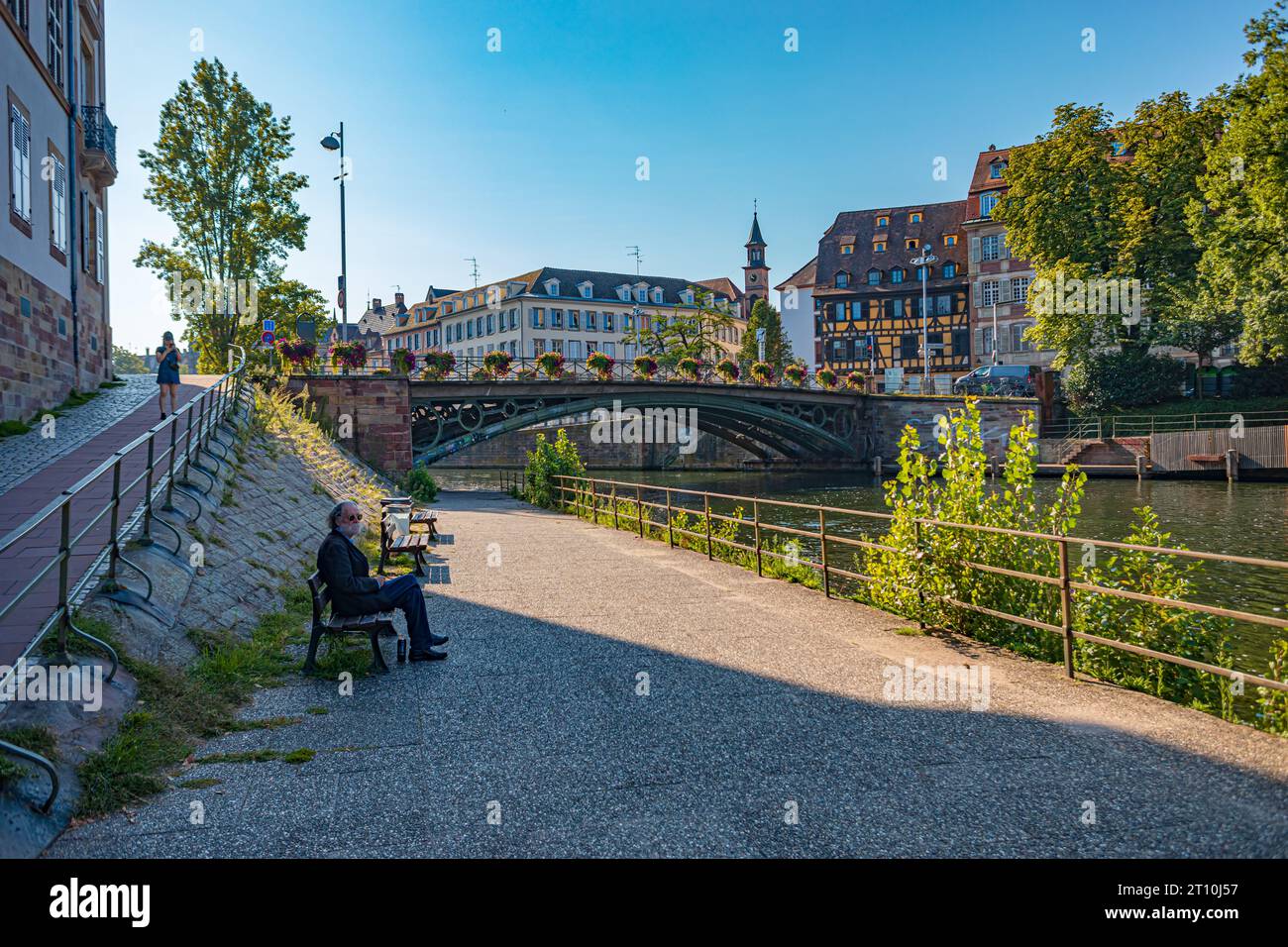 STRASSBURG, GRAND EST, FRANKREICH - CA. AUGUST 2023: PONT ST. Thomas von Straßburg in Frankreich. Stockfoto