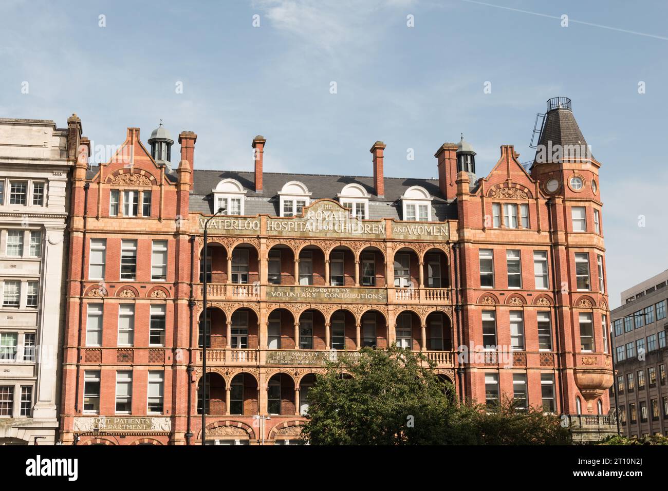 Das Äußere des ehemaligen Royal Waterloo Hospital for Children and Women (heute Teil der University of Notre Dame) Lambeth, London SE1, England, Großbritannien Stockfoto