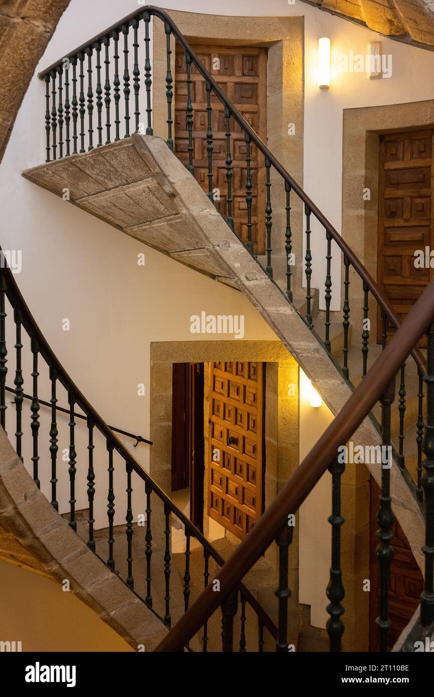 Dreifache Wendeltreppe aus Stein, Museo do Pobo Galego, Kloster San Domingos de Bonaval, Santiago de Compostela, Spanien Stockfoto