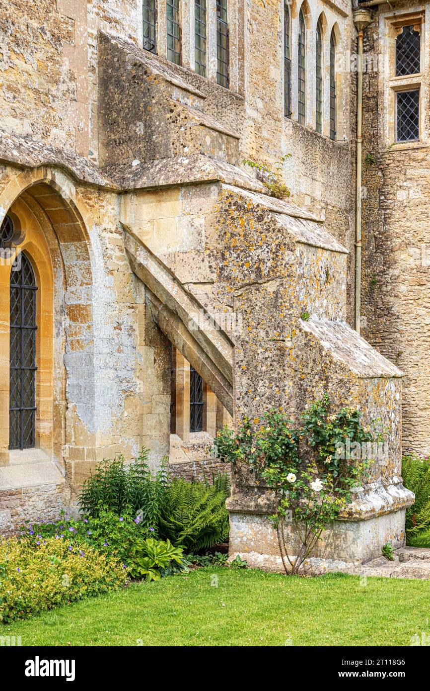 Eine sehr solide Steinhütte in Lacock Abbey, Lacock, Wiltshire, England, Großbritannien Stockfoto