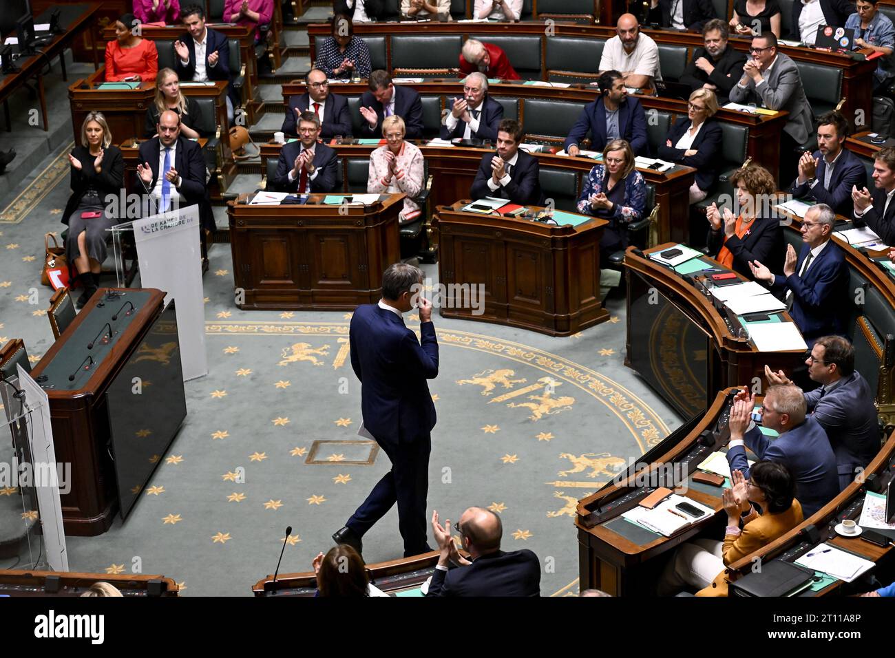 Brüssel, Belgien Oktober 2023. Premierminister Alexander de Croo im Plenum der Kammer mit der politischen Erklärung (beleidsverklaring - Discours de politique generale) des belgischen Premierministers im bundesparlament in Brüssel am Dienstag, den 10. Oktober 2023. BELGA FOTO DIRK WAEM Credit: Belga News Agency/Alamy Live News Stockfoto