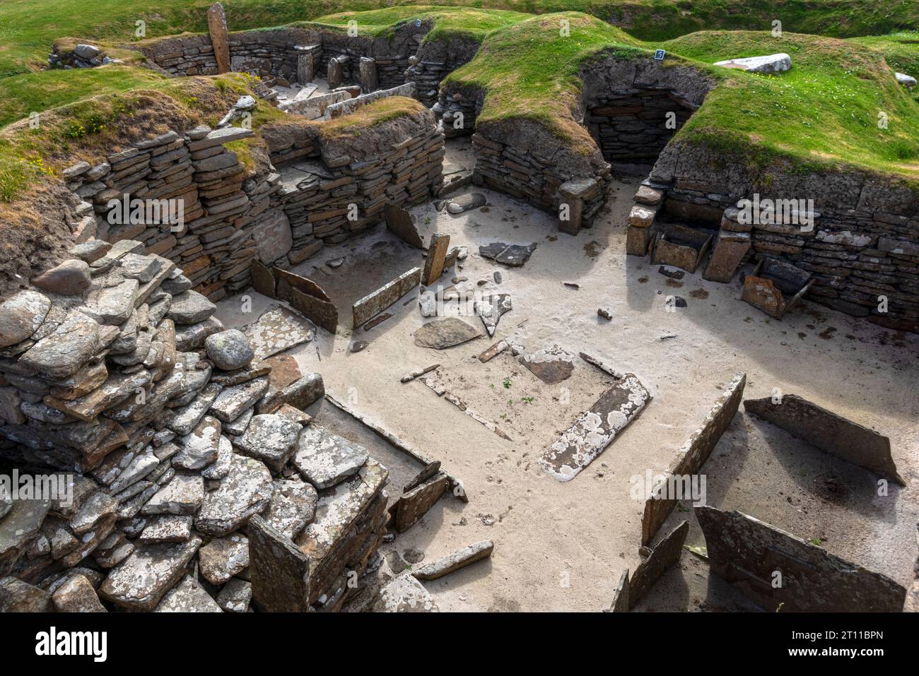 Skara Brae ist eine neolithische Siedlung in Orkney, Schottland. Es ist eines der vollständigsten neolithischen Dörfer in Europa und gehört zum UNESCO-Weltkulturerbe Stockfoto