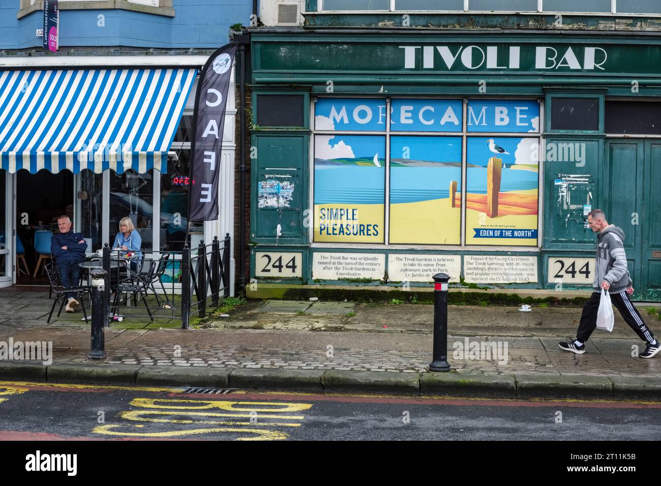 Die geschlossene Tivoli Bar, Marine Road Central, Morecambe, Lancashire, England Stockfoto
